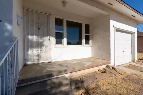 405 N O St, Madera, CA 93637 photo 2