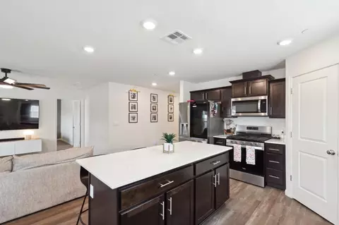 1586 Concord Ave, Madera, CA 93637 photo 6