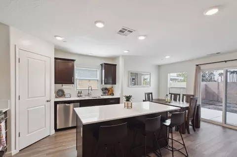 1586 Concord Ave, Madera, CA 93637 photo 8