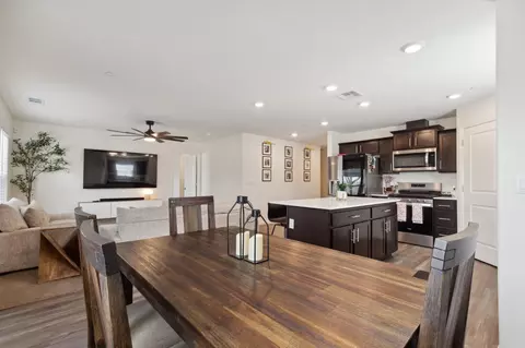 1586 Concord Ave, Madera, CA 93637 photo 5