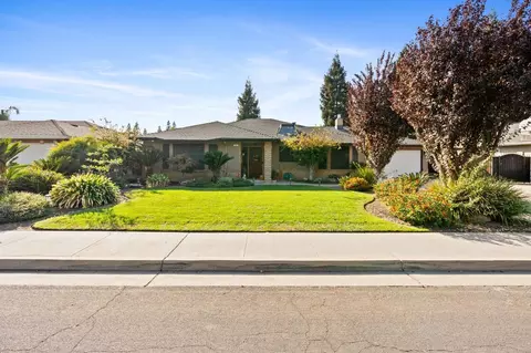 131 Post Ave, Sanger, CA 93657 photo 2