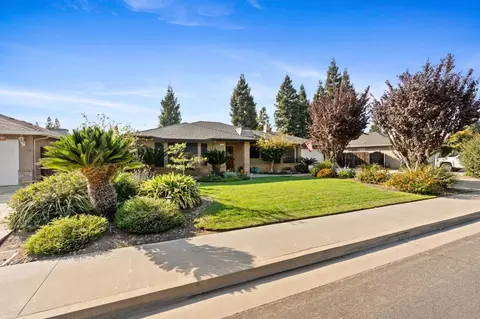 131 Post Ave, Sanger, CA 93657 photo 4