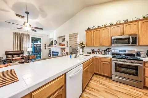1192 Cousins Dr, Lemoore, CA 93245 photo 9