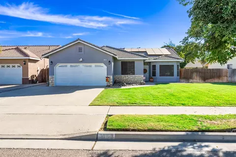 1192 Cousins Dr, Lemoore, CA 93245 photo 3