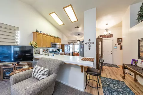 1192 Cousins Dr, Lemoore, CA 93245 photo 8