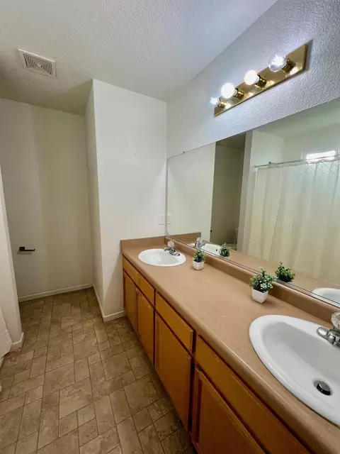1763 Eisenhower Ln, Madera, CA 93638 photo 8