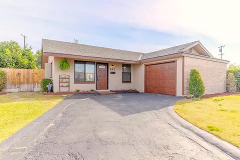943 Brookhaven Dr, Clovis, CA 93612 photo 2