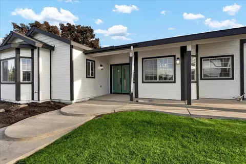 410 Westgate Pl, Lemoore, CA 93245 photo 3