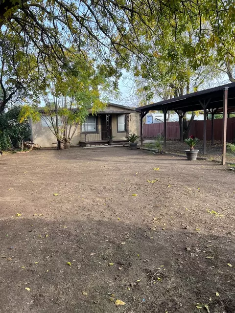 1125 Columbia St, Madera, CA 93638 photo 1