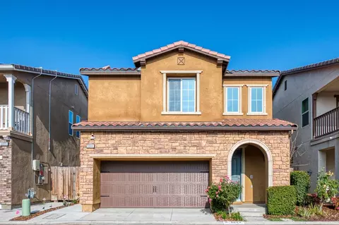 6044 E Bishop Ln, Fresno, CA 93727 photo 2