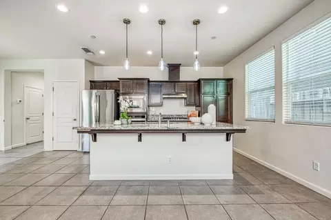 6044 E Bishop Ln, Fresno, CA 93727 photo 5