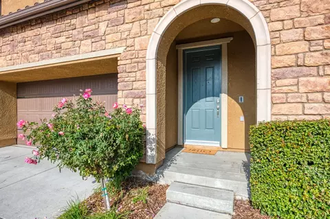 6044 E Bishop Ln, Fresno, CA 93727 photo 4