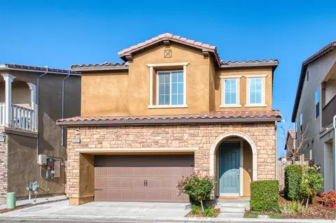 6044 E Bishop Ln, Fresno, CA 93727 photo 1