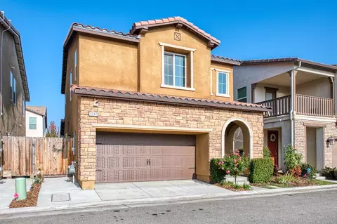 6044 E Bishop Ln, Fresno, CA 93727 photo 3