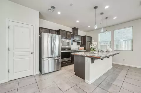 6044 E Bishop Ln, Fresno, CA 93727 photo 6