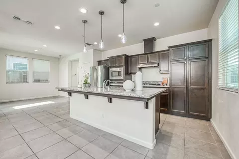 6044 E Bishop Ln, Fresno, CA 93727 photo 7
