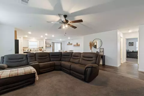 1521 Concord Ave, Madera, CA 93637 photo 8