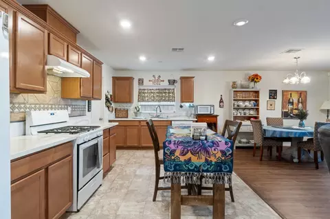 6870 E Braly Ave, Fresno, CA 93727 photo 11
