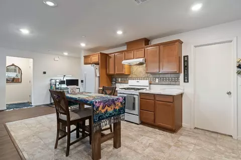 6870 E Braly Ave, Fresno, CA 93727 photo 14