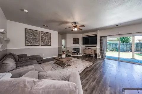 1365 National Dr, Lemoore, CA 93245 photo 9
