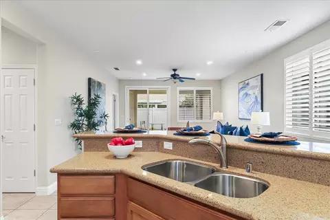 Kitchen - 2384 Shadow Berry Dr, Manteca, CA 95336 photo 4 of 4