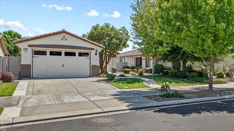 Exterior - 2384 Shadow Berry Dr, Manteca, CA 95336 photo 4 of 17