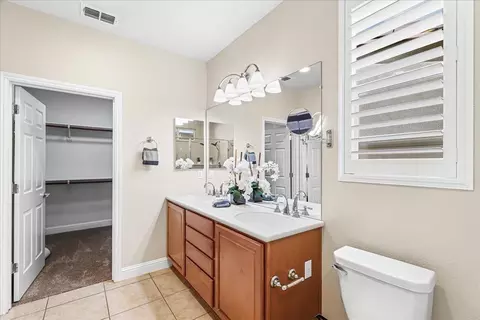 Bath - 2384 Shadow Berry Dr, Manteca, CA 95336 photo 3 of 4
