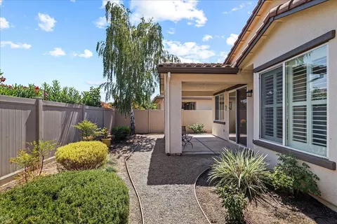 Exterior - 2384 Shadow Berry Dr, Manteca, CA 95336 photo 12 of 17