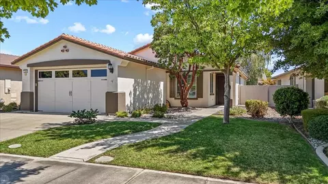 Exterior - 2384 Shadow Berry Dr, Manteca, CA 95336 photo 3 of 17