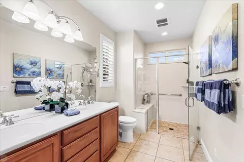 Bath - 2384 Shadow Berry Dr, Manteca, CA 95336 photo 1 of 4