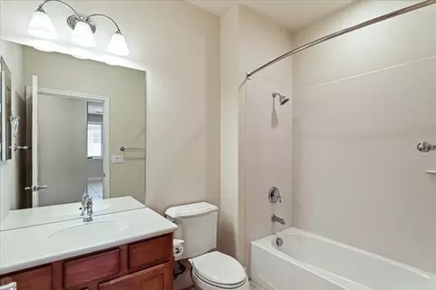Bath - 2384 Shadow Berry Dr, Manteca, CA 95336 photo 4 of 4
