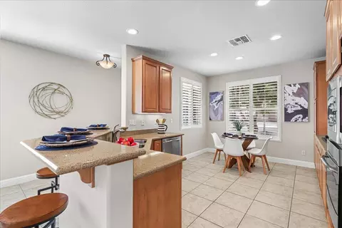 Kitchen - 2384 Shadow Berry Dr, Manteca, CA 95336 photo 1 of 4