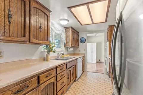 Kitchen - 4149 Mary Ave, Olivehurst, CA 95961 photo 4 of 5