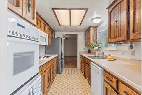 Kitchen - 4149 Mary Ave, Olivehurst, CA 95961 photo 1 of 5