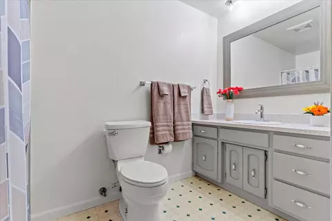 Bath - 4149 Mary Ave, Olivehurst, CA 95961 photo 3 of 4