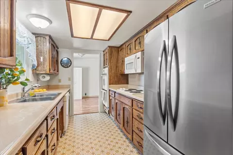 Kitchen - 4149 Mary Ave, Olivehurst, CA 95961 photo 5 of 5