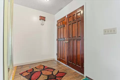 Entry Way - 4149 Mary Ave, Olivehurst, CA 95961 photo 2 of 5