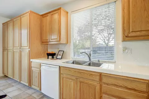 7740 Hyde Park Cir, Antelope, CA 95843 photo 13