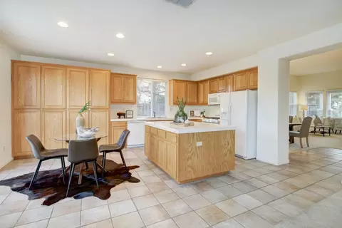 7740 Hyde Park Cir, Antelope, CA 95843 photo 11