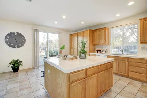 7740 Hyde Park Cir, Antelope, CA 95843 photo 14