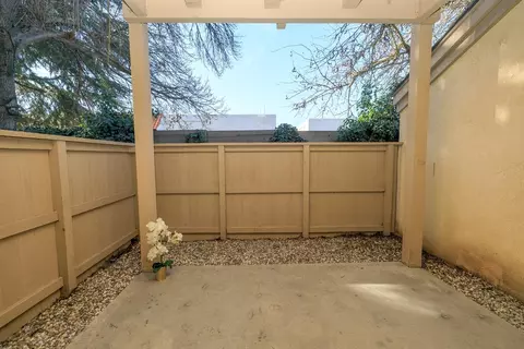 Exterior - 3400 Sullivan Ct #122, Modesto, CA 95356 photo 2 of 6