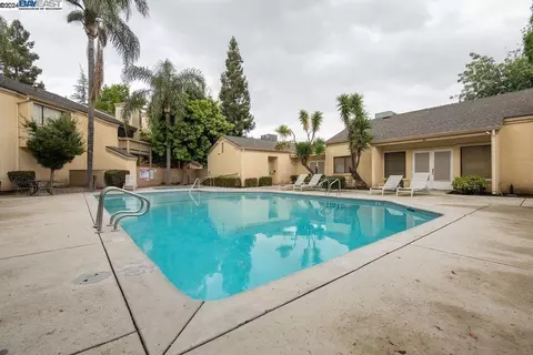 Exterior - 3400 Sullivan Ct #122, Modesto, CA 95356 photo 6 of 6