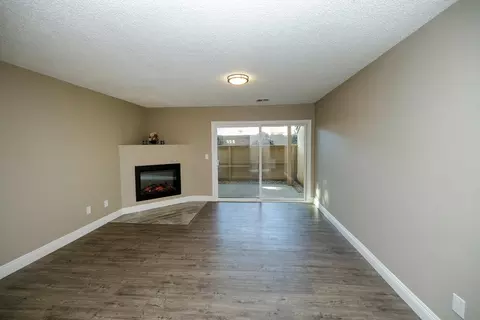 Living - 3400 Sullivan Ct #122, Modesto, CA 95356 photo 1 of 5