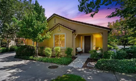 1569 Marseille Ln, Roseville, CA 95747