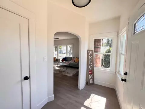 Entry Way - 404 E Jefferson St, Stockton, CA 95206 photo 1 of 1