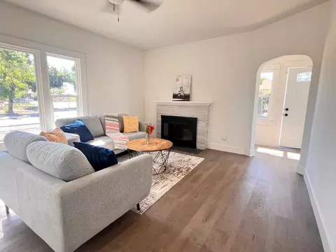 Living - 404 E Jefferson St, Stockton, CA 95206 photo 3 of 5