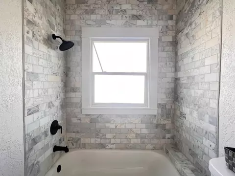 Bath - 404 E Jefferson St, Stockton, CA 95206 photo 1 of 2