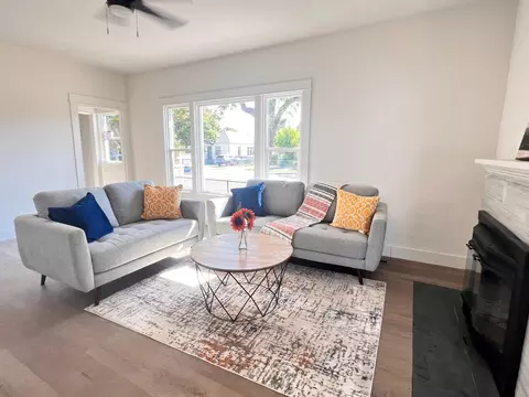 Living - 404 E Jefferson St, Stockton, CA 95206 photo 2 of 5
