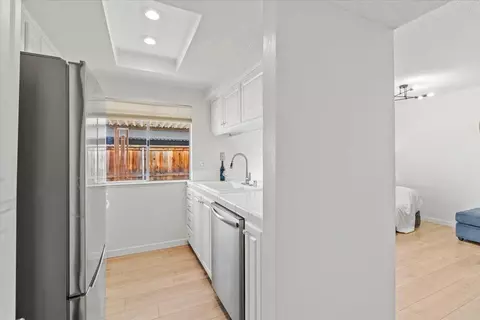 Kitchen - 4051 Oak Villa Cir, Carmichael, CA 95608 photo 4 of 4