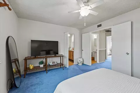Bedroom - 4051 Oak Villa Cir, Carmichael, CA 95608 photo 3 of 8